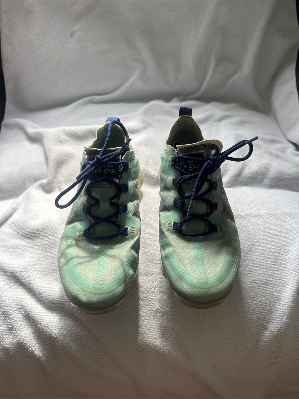 Nike Mint Green and Navy Low-Top Sneakers
